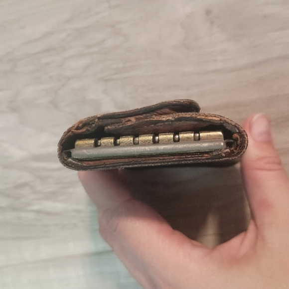 LOUIS VUITTON Key Case Monogram Beige Monogram Canvas Authentic - Picture 3 of 9